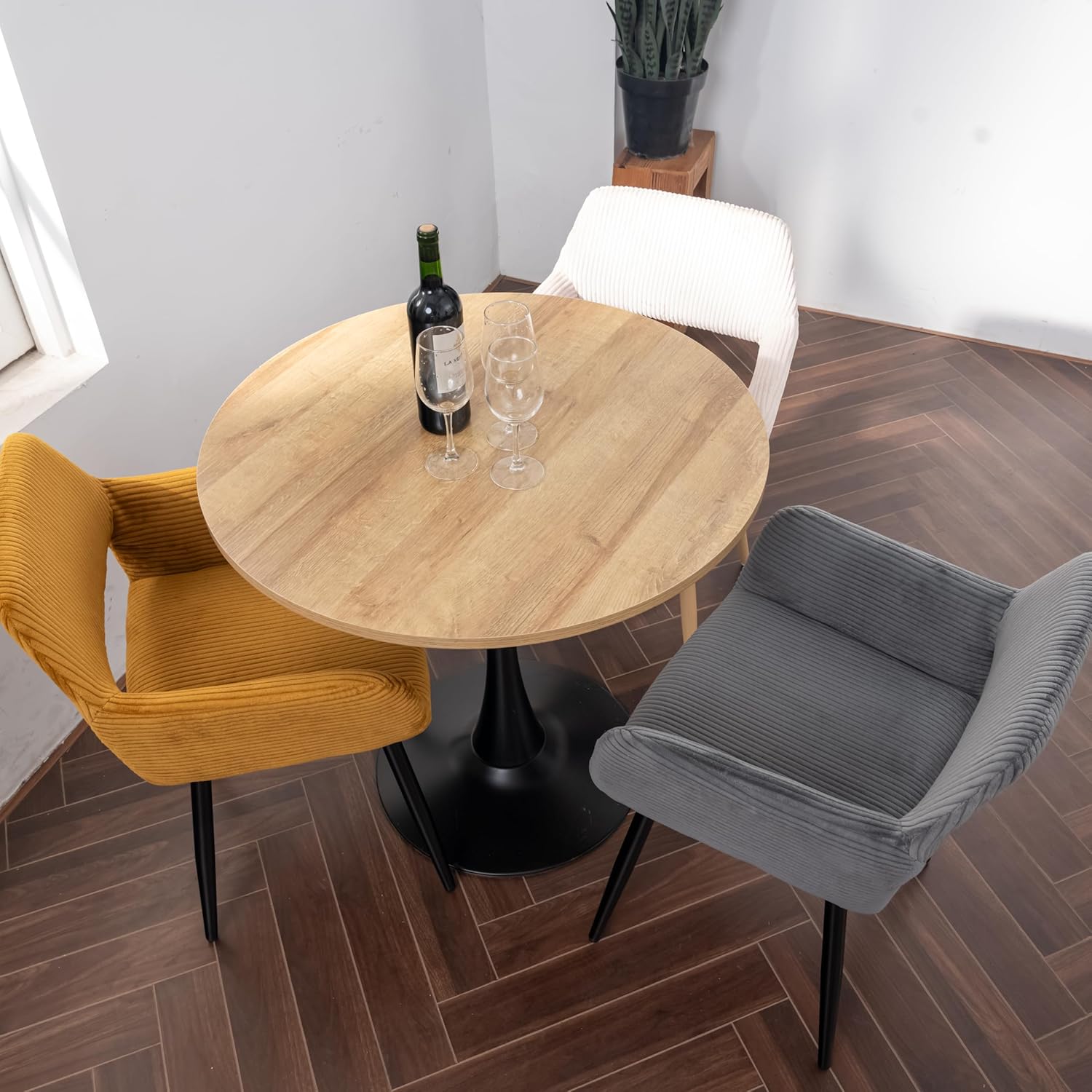 „Liva“ – Runder Esstisch